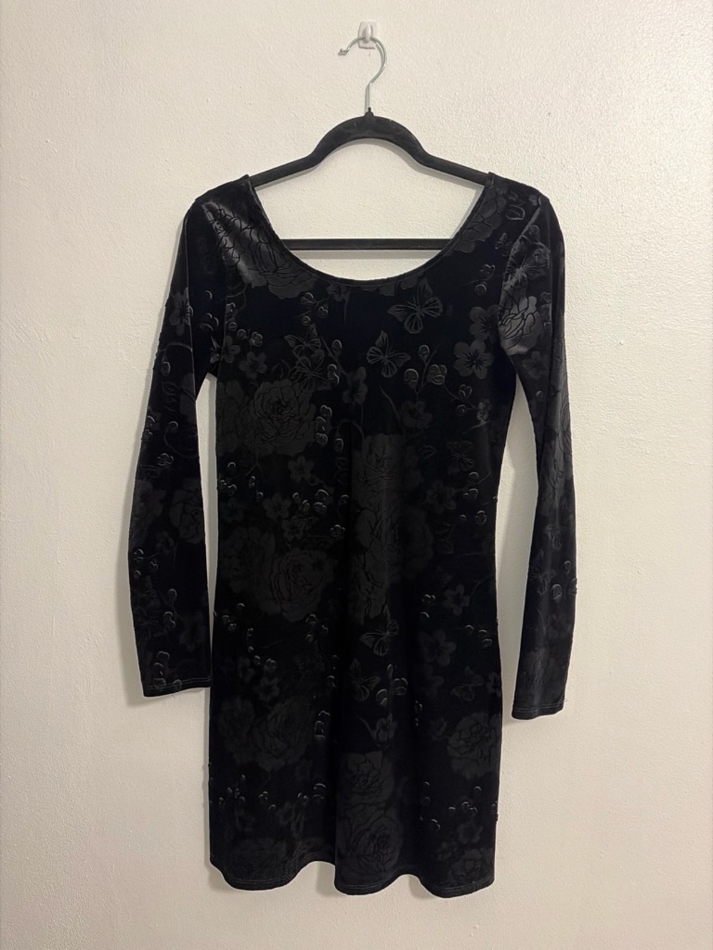 Black Floral Velvet Long-Sleeve Scoop Neck Dress
